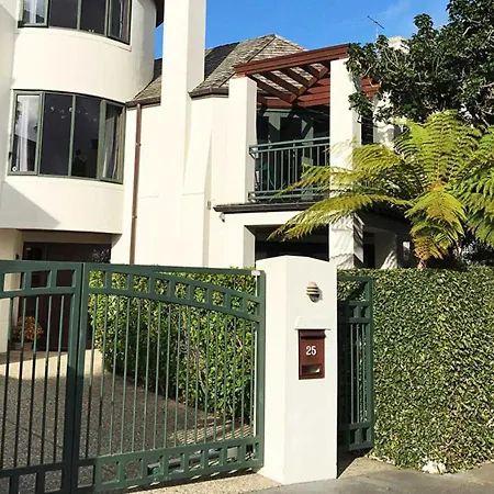Parnell Garden Suite-3